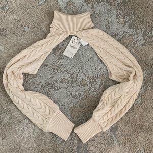 Cream zara cable knit sweater sleeves